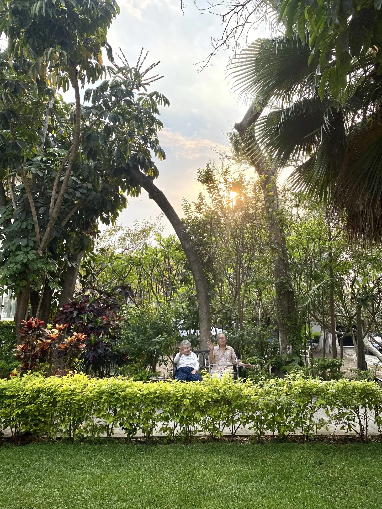 7 Razones para Visitar a tus Padres Mayores Después de su Mudanza a una Casa de Retiro