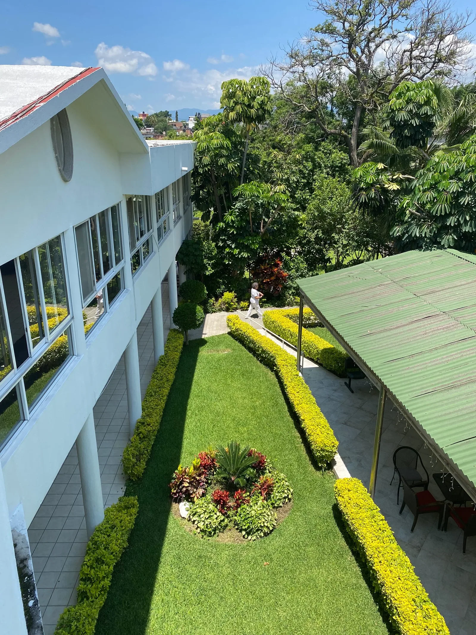 Qué debe ofrecer una residencia geriátrica en Cuernavaca